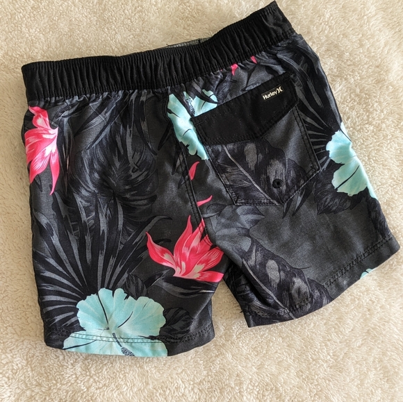 Hurley Toddler Swim Trunks. Tropical Flower Print. Black. Size 2T - Picture 2 of 6